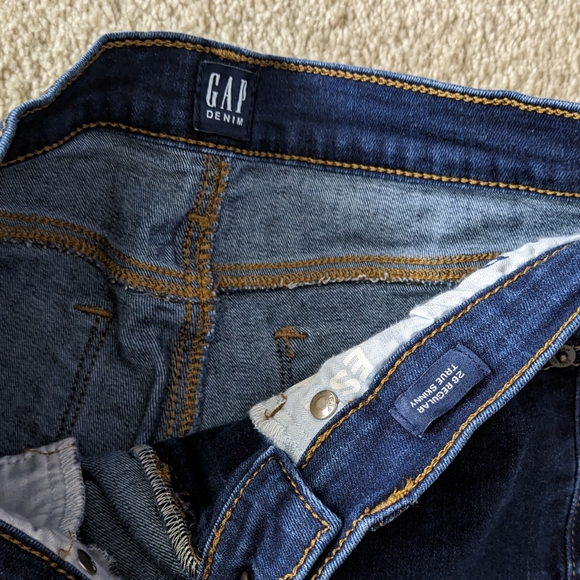 Gap Denim Mid-Rise Dark Blue Skinny Jeans | Size 26 - Picture 9 of 9